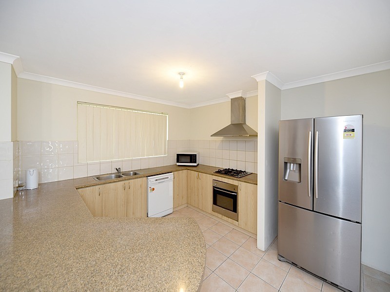 4/318 Hardey Road, Cloverdale WA 6105
