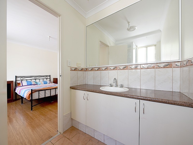 4/318 Hardey Road, Cloverdale WA 6105