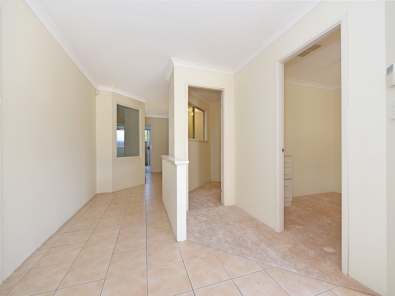 4/318 Hardey Road, Cloverdale WA 6105