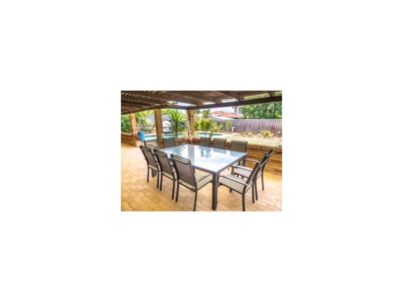 8 Sandgate Way, Marangaroo WA 6064