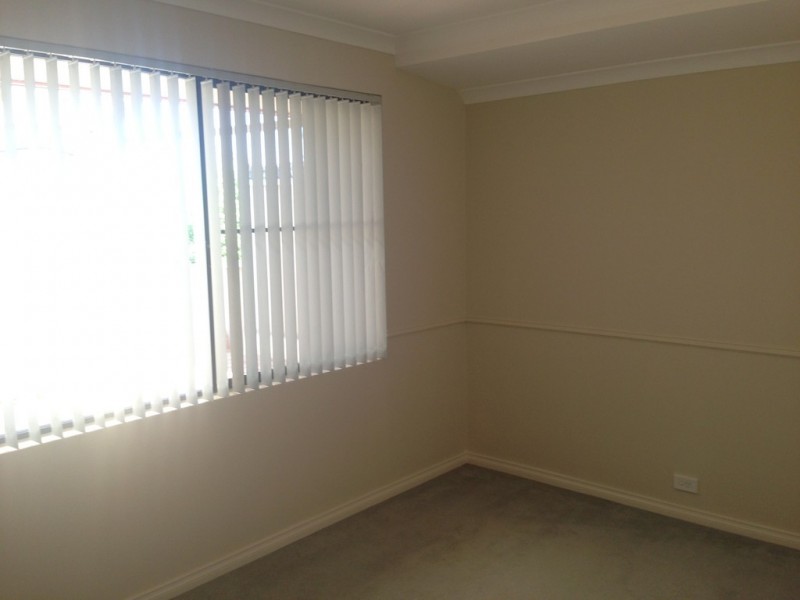 1 Sherlock Rise, Carramar WA 6031