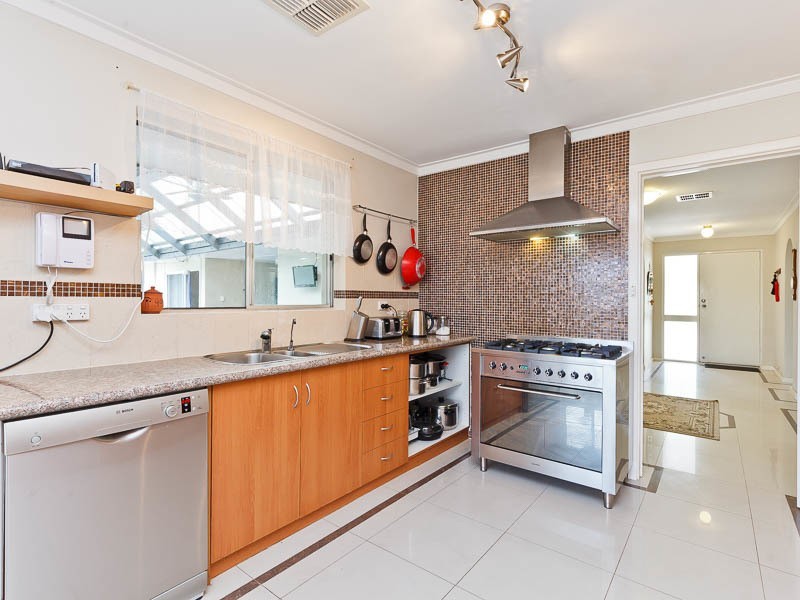 3 Bage Court, Hillarys WA 6025