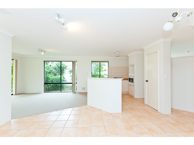 4 Paddington Avenue, Currambine WA 6028