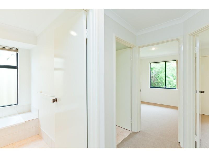 4 Paddington Avenue, Currambine WA 6028