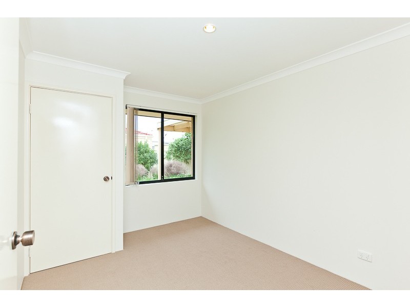 4 Paddington Avenue, Currambine WA 6028