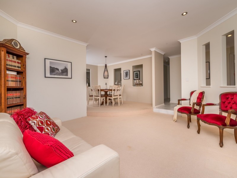 7 Baffin Lane, Iluka WA 6028