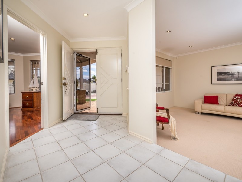 7 Baffin Lane, Iluka WA 6028