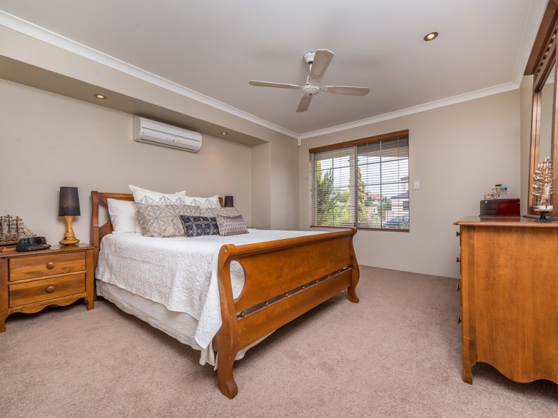 7 Baffin Lane, Iluka WA 6028