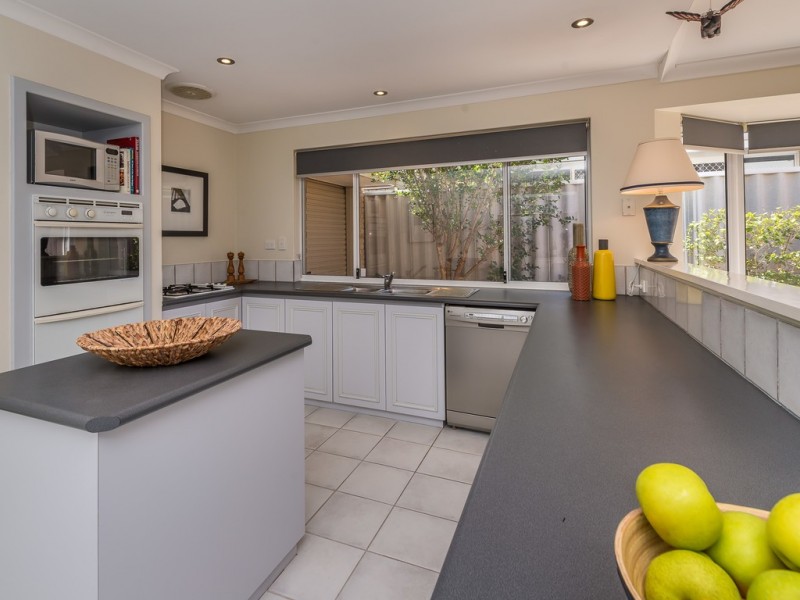 7 Baffin Lane, Iluka WA 6028