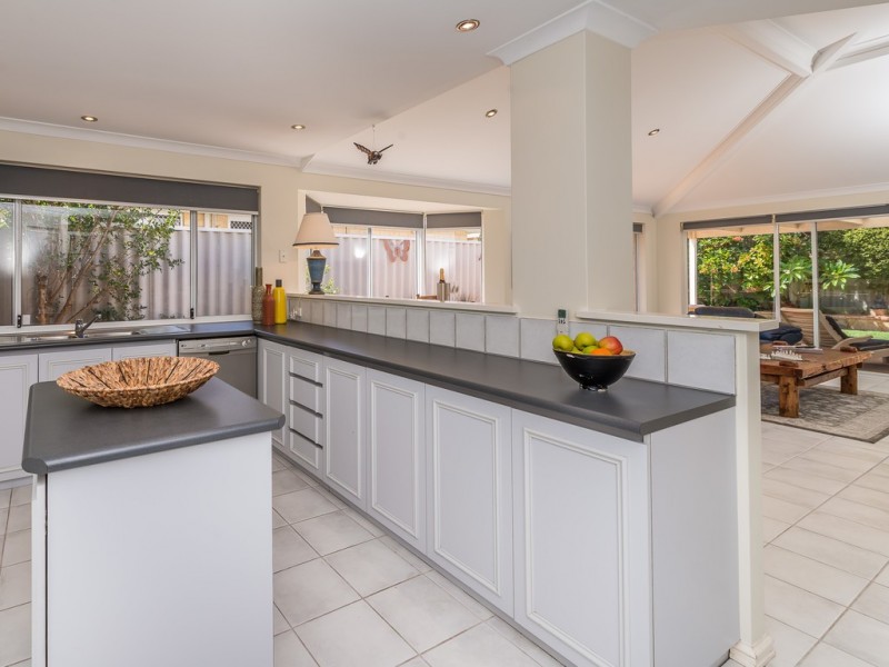 7 Baffin Lane, Iluka WA 6028