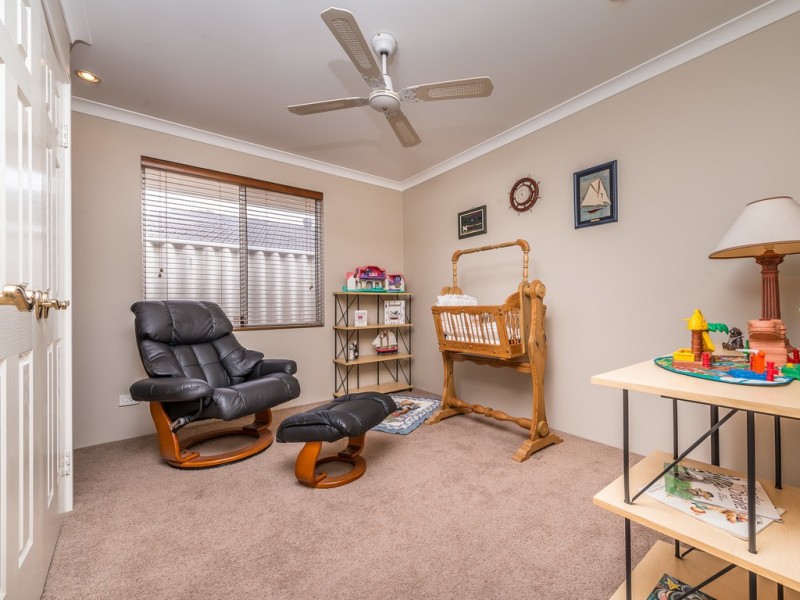 7 Baffin Lane, Iluka WA 6028