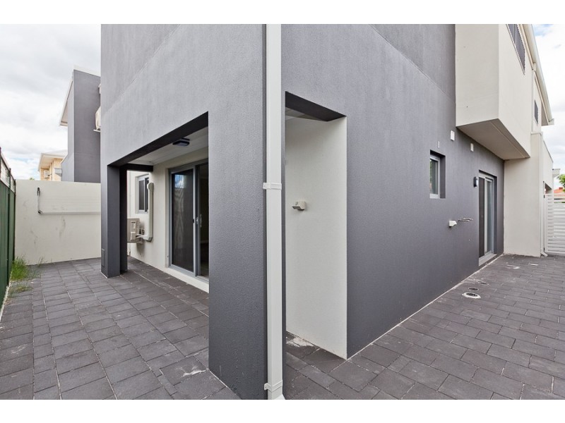 5/10 Pearl Road, Cloverdale WA 6105