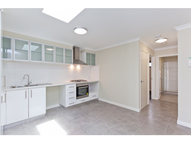 8/10 Pearl Road, Cloverdale WA 6105