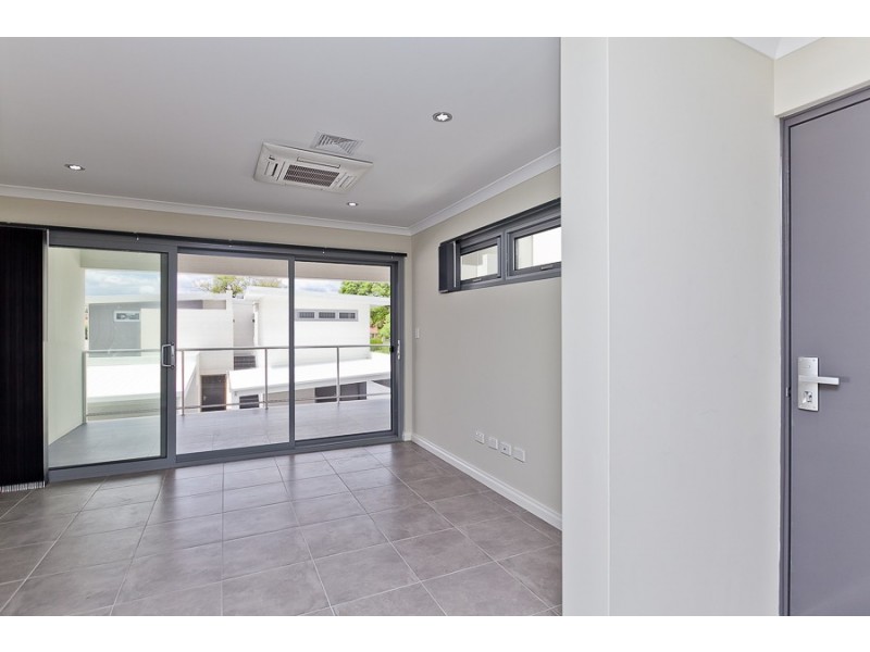 8/10 Pearl Road, Cloverdale WA 6105