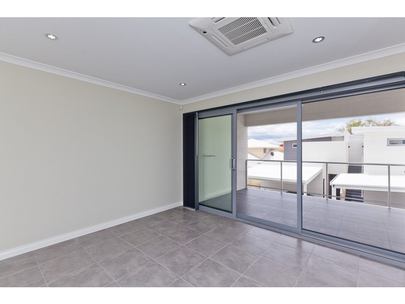 8/10 Pearl Road, Cloverdale WA 6105