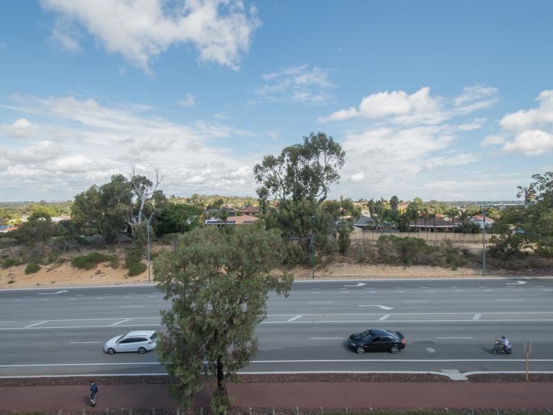 97/6 Walsh Loop, Joondalup WA 6027