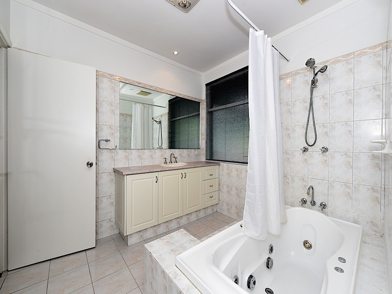 81 Empire Avenue, City Beach WA 6015