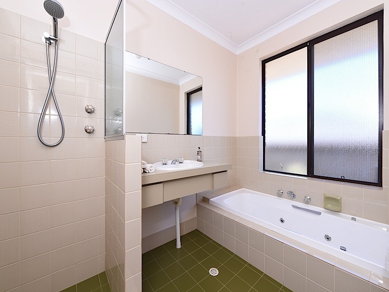 14 Redoubt Road, Willetton WA 6155