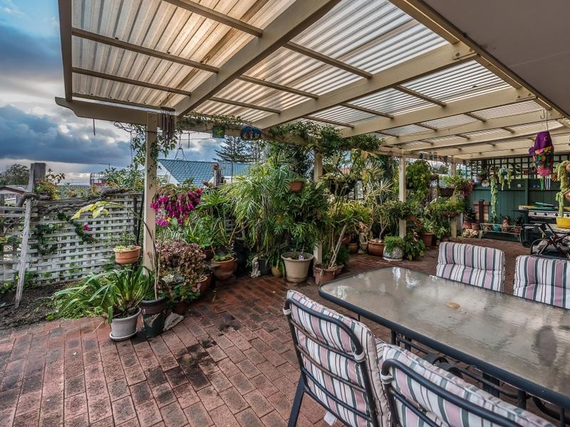 22 Mindarie Drive, Quinns Rocks WA 6030