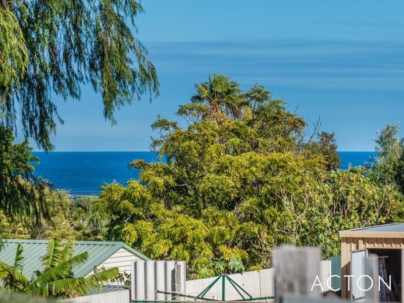 22 Mindarie Drive, Quinns Rocks WA 6030