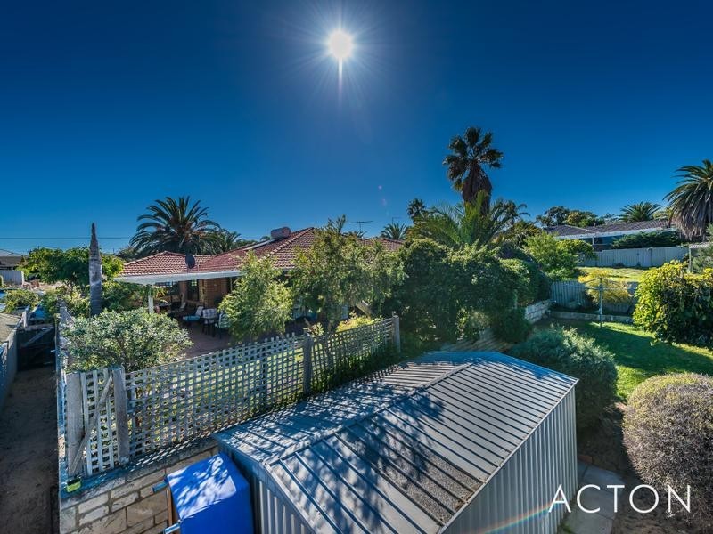 22 Mindarie Drive, Quinns Rocks WA 6030