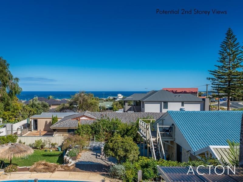 22 Mindarie Drive, Quinns Rocks WA 6030