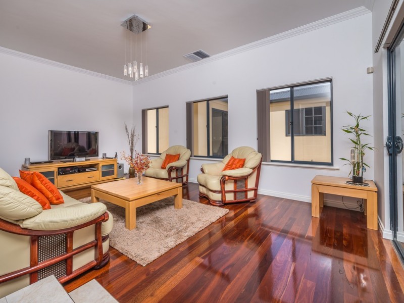 12 St Thomas, Iluka WA 6028
