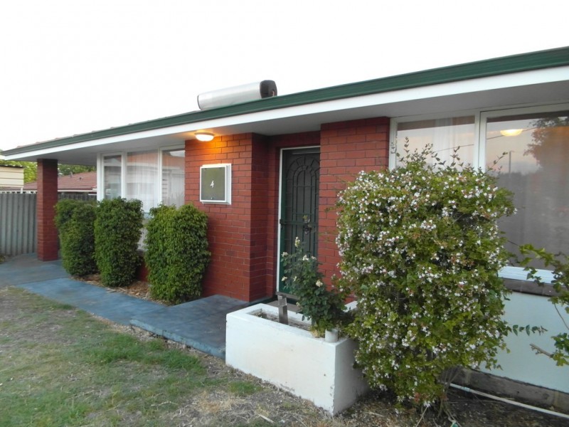 4 Connell St, Belmont WA 6104