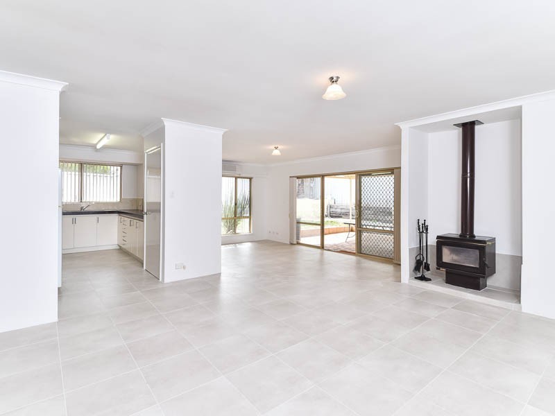 25 Collison Place, Marangaroo WA 6064