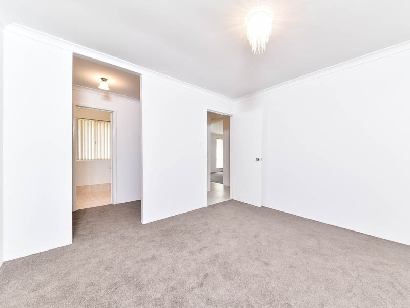 25 Collison Place, Marangaroo WA 6064