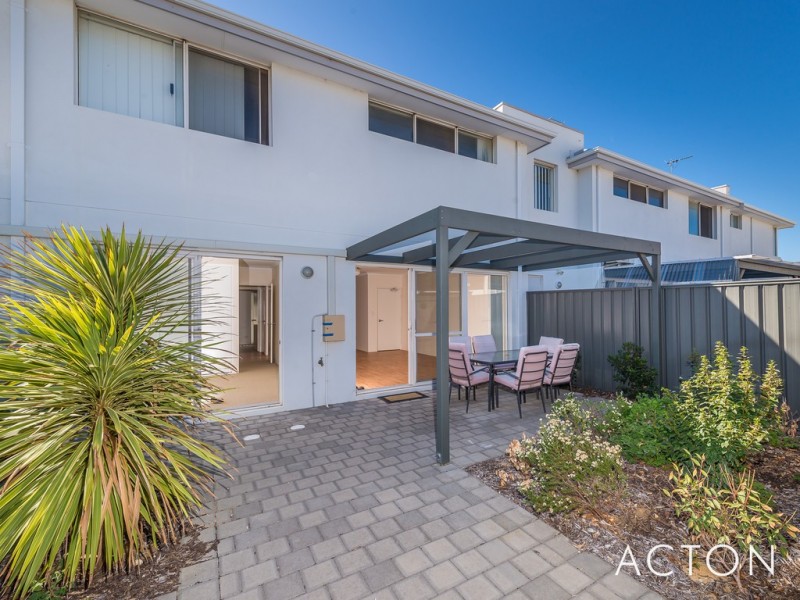 52a Kahana Parkway, Butler WA 6036