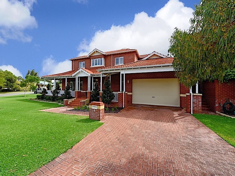 8 Hesperia Avenue, City Beach WA 6015