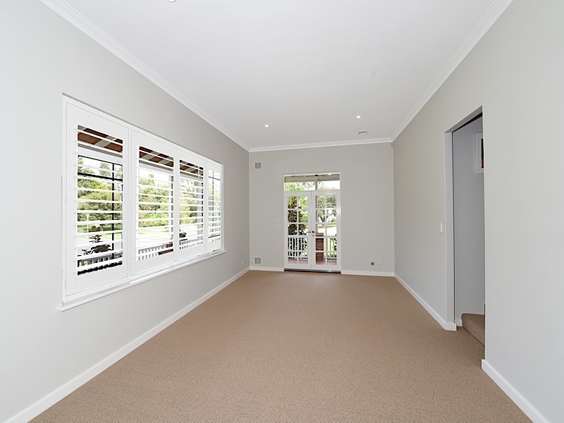 8 Hesperia Avenue, City Beach WA 6015