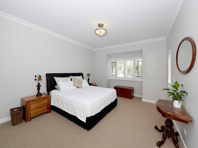 8 Hesperia Avenue, City Beach WA 6015