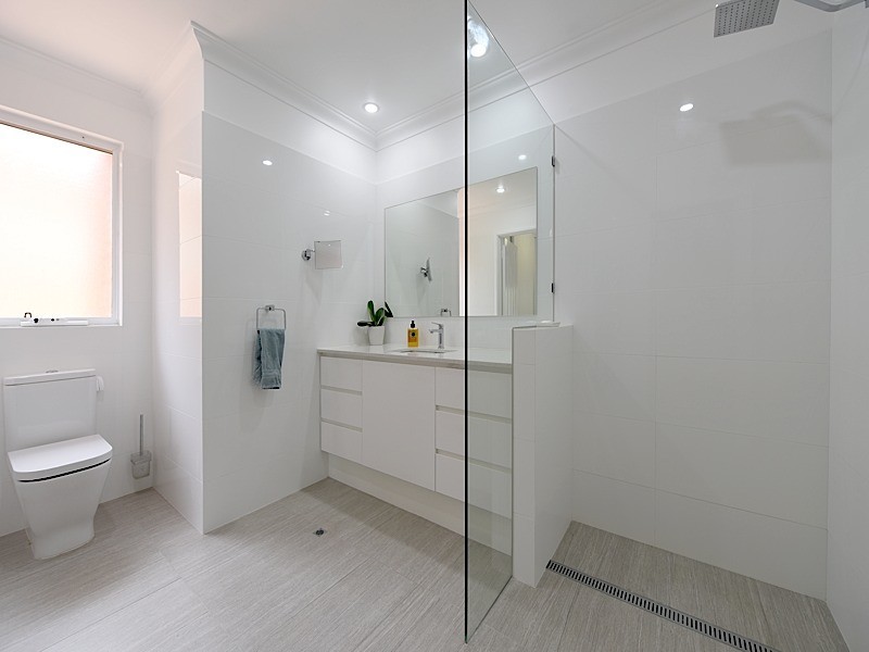 8 Hesperia Avenue, City Beach WA 6015