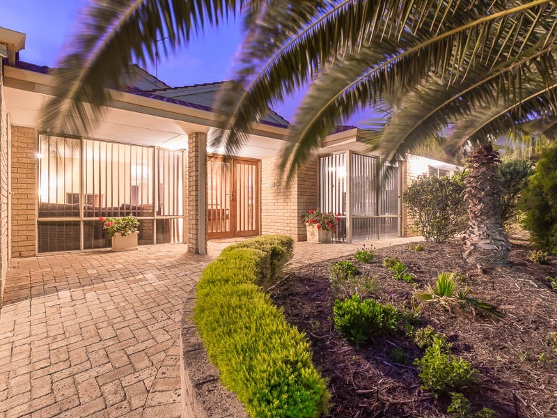 27 Oldham Street, Hillarys WA 6025