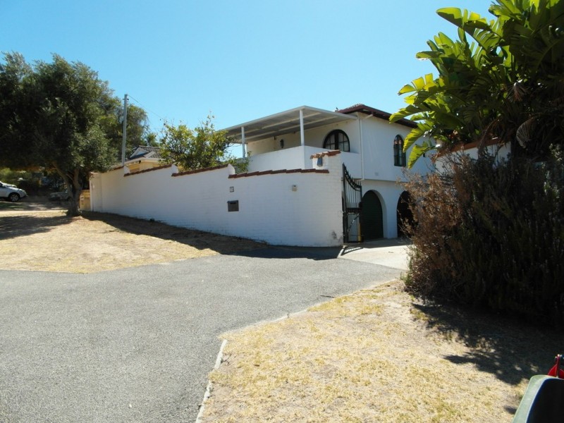 74 Sydenham Rd, Doubleview WA 6018