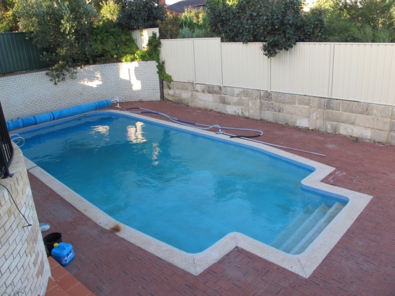 74 Sydenham Rd, Doubleview WA 6018