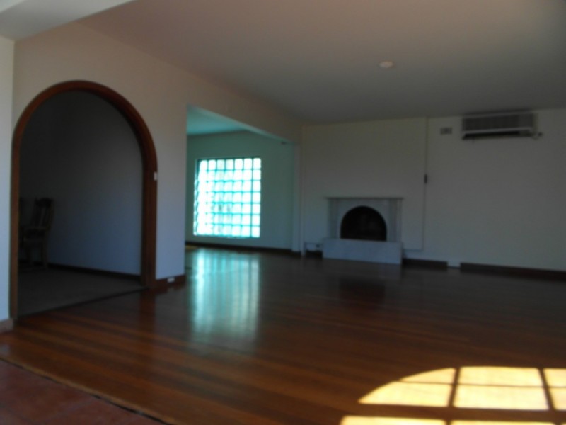 74 Sydenham Rd, Doubleview WA 6018