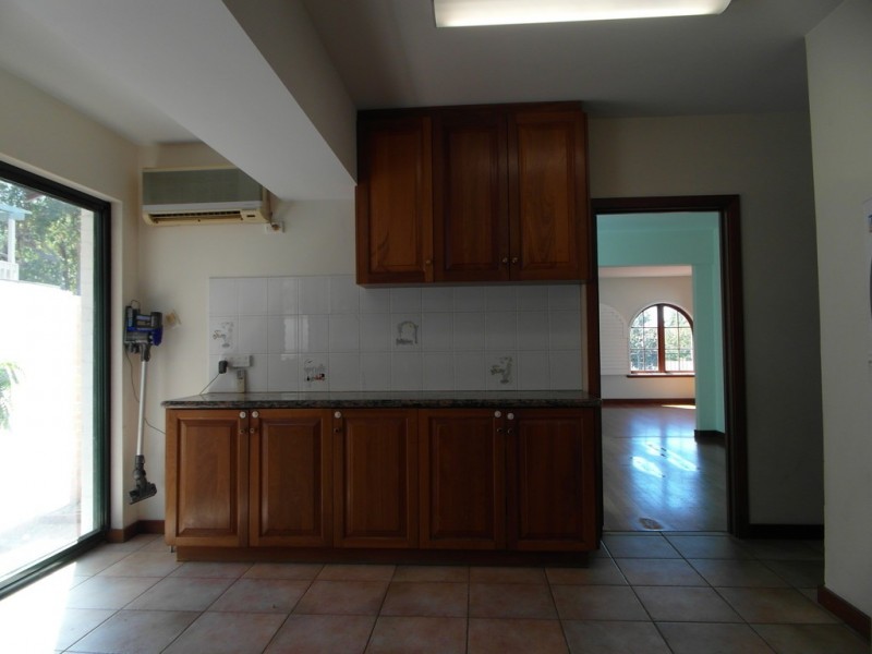 74 Sydenham Rd, Doubleview WA 6018