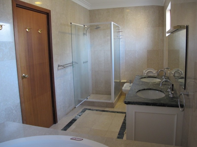 74 Sydenham Rd, Doubleview WA 6018