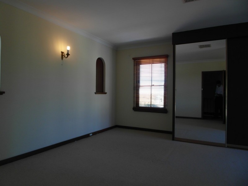 74 Sydenham Rd, Doubleview WA 6018