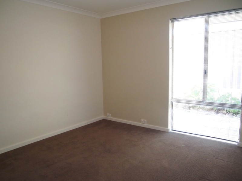 1 Colson Close, Hillarys WA 6025