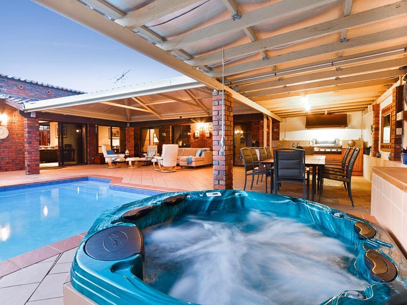 42 Dempster Road, Karrinyup WA 6018