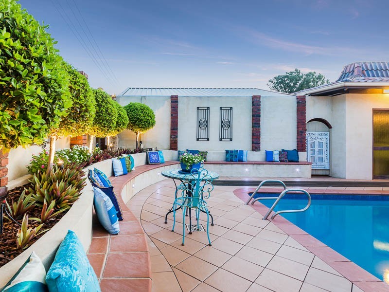 42 Dempster Road, Karrinyup WA 6018