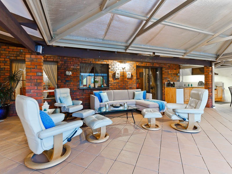 42 Dempster Road, Karrinyup WA 6018