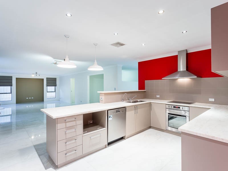 21 Harcourt Drive, Hillarys WA 6025