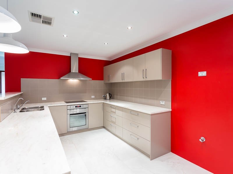 21 Harcourt Drive, Hillarys WA 6025