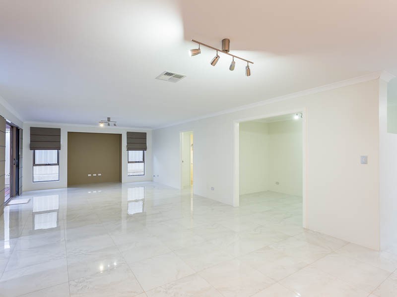 21 Harcourt Drive, Hillarys WA 6025