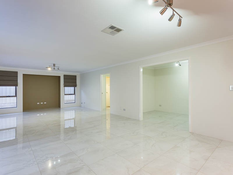 21 Harcourt Drive, Hillarys WA 6025